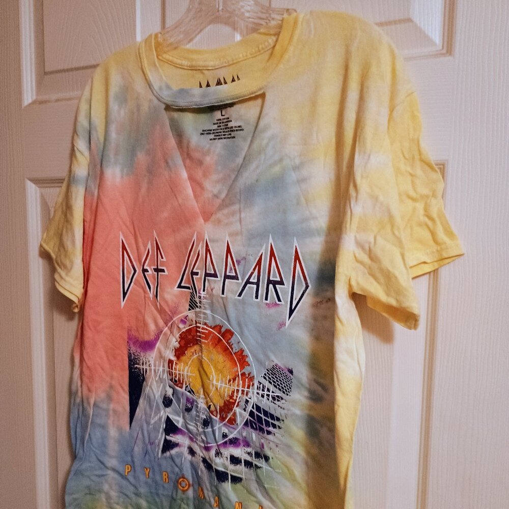 Def Leppard Tye Dye Cut Out Tshirt L, New